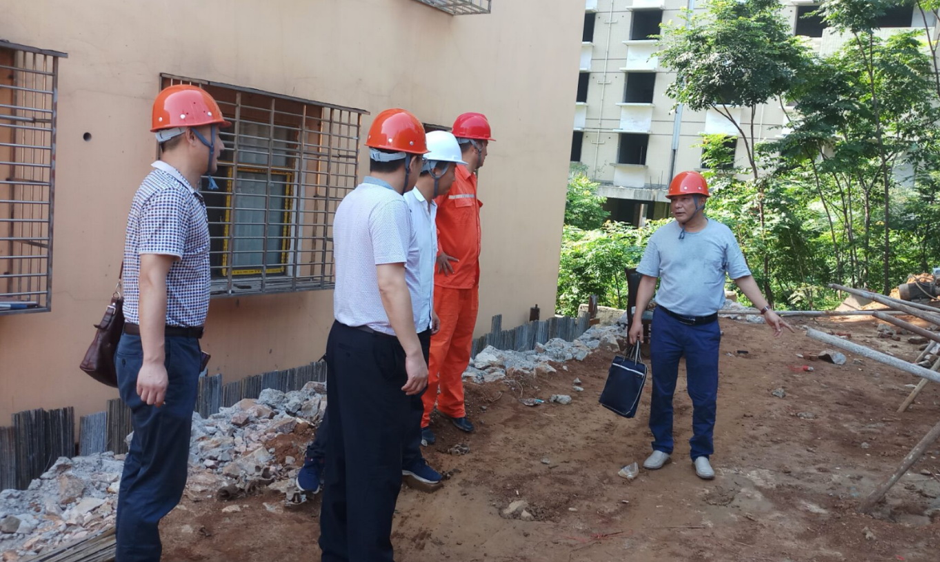 副隊(duì)長(zhǎng)戴志強(qiáng)率檢查組到中大工勘院開(kāi)展上半年綜合大檢查